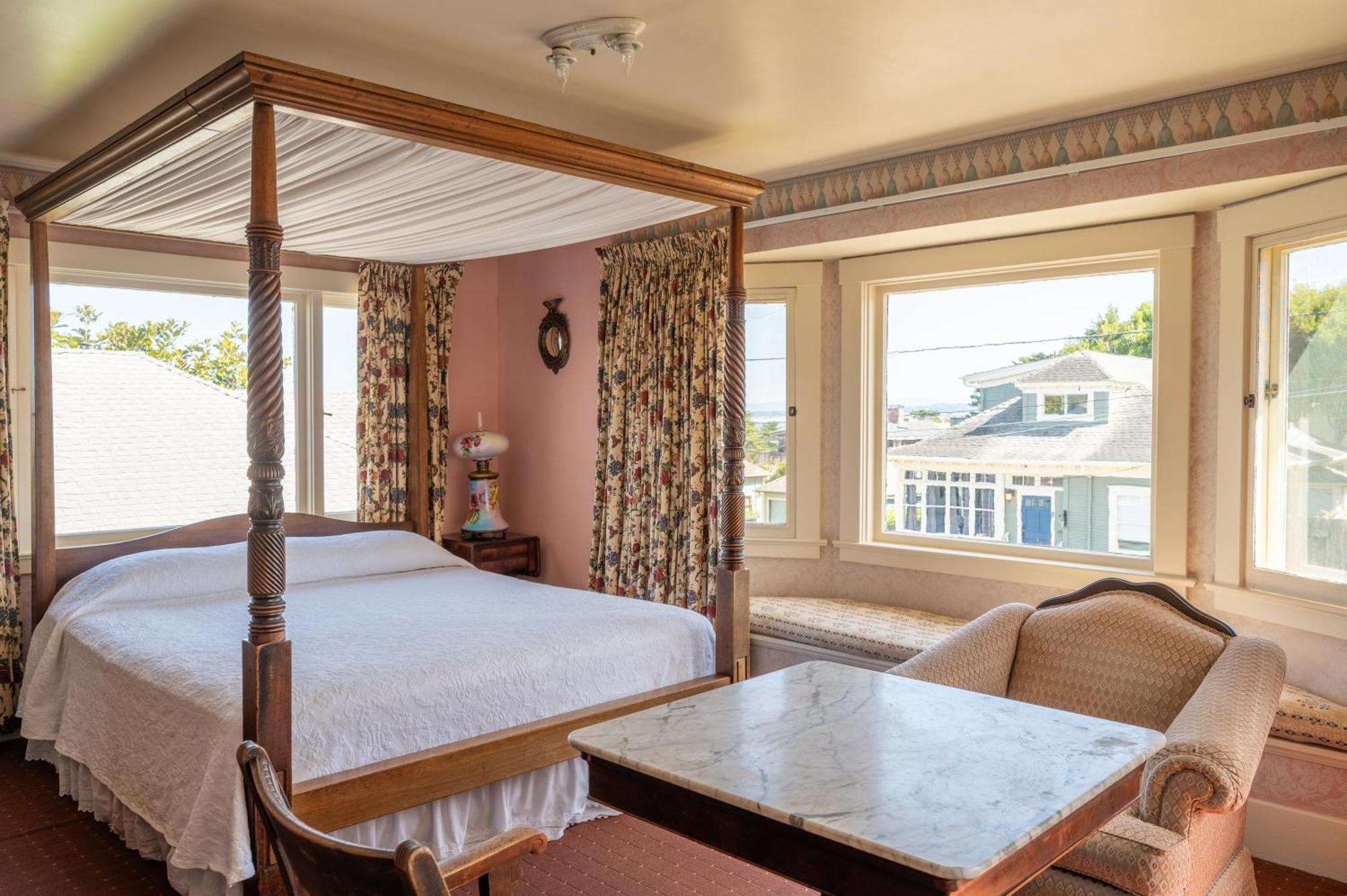 Martine Inn Pacific Grove Exterior photo