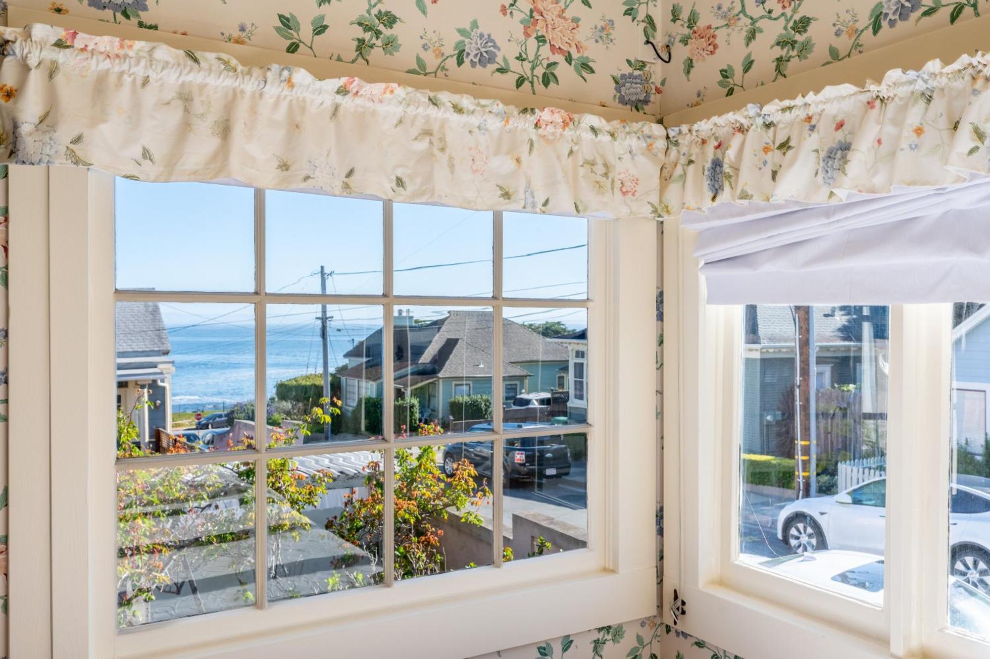 Martine Inn Pacific Grove Exterior photo